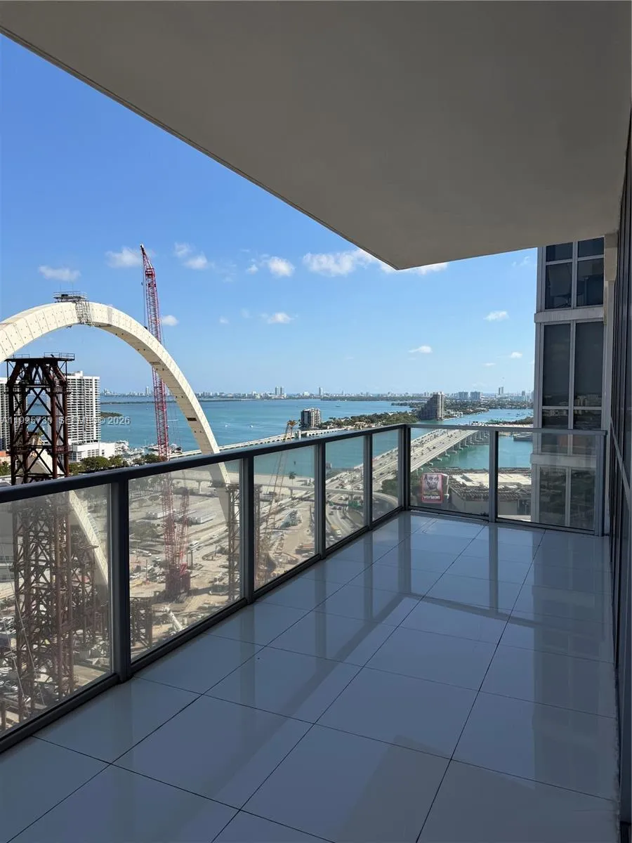 1100 Biscayne Blvd #2605 Miami, FL 33132