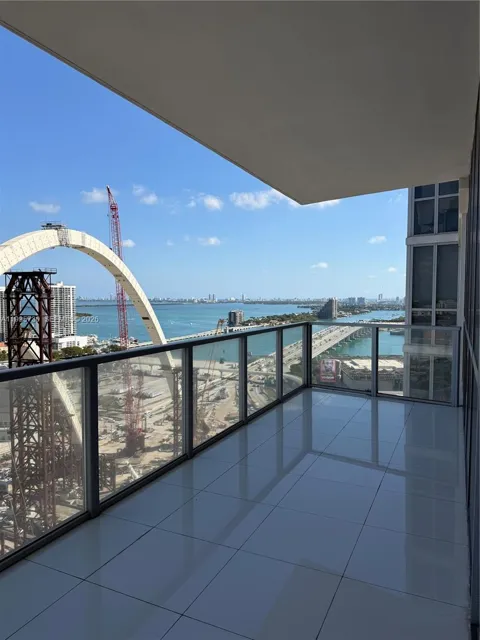 1100 Biscayne Blvd #2605