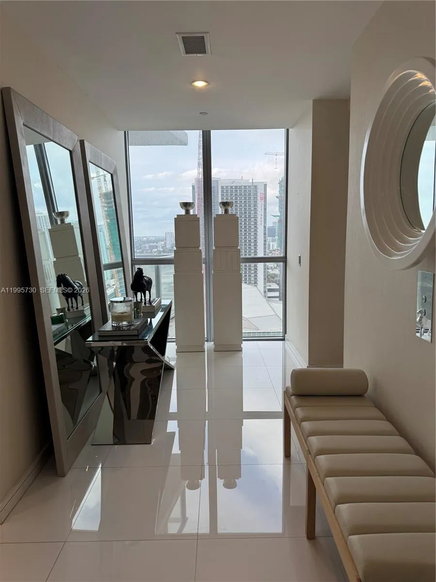 1100 Biscayne Blvd #2605 Miami, FL 33132