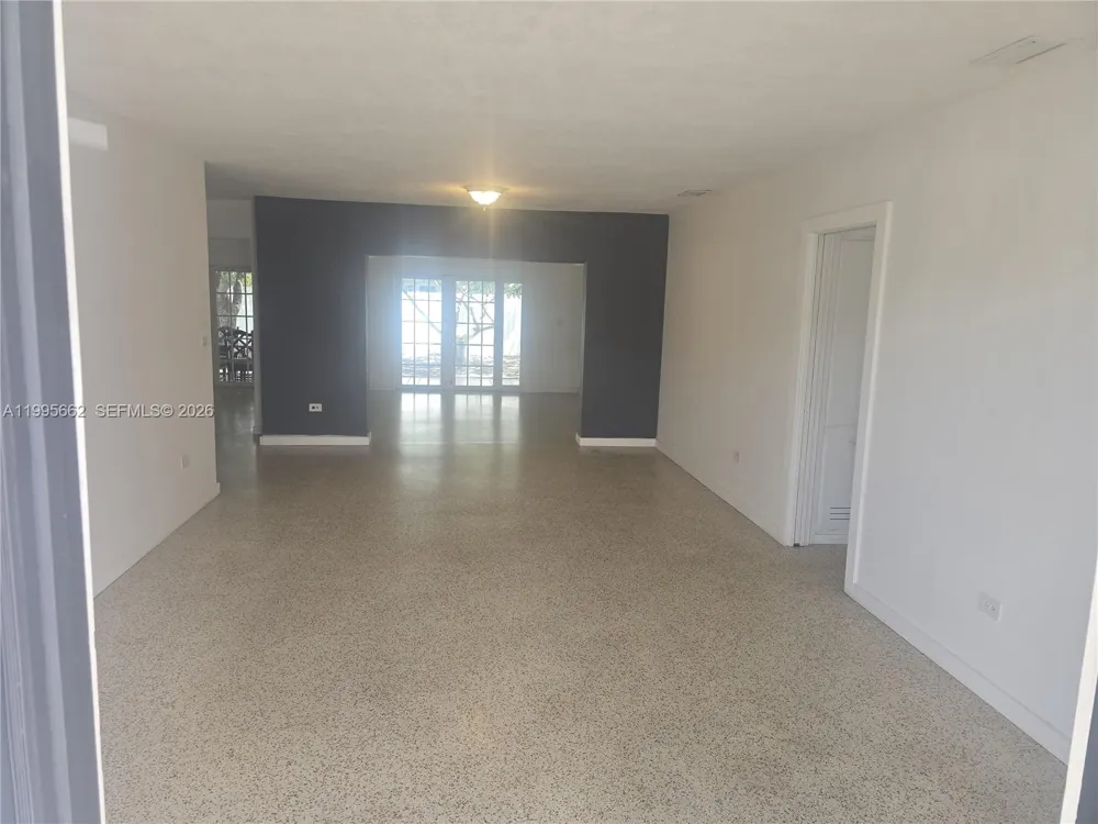 9725 SW 15th St Miami, FL 33174