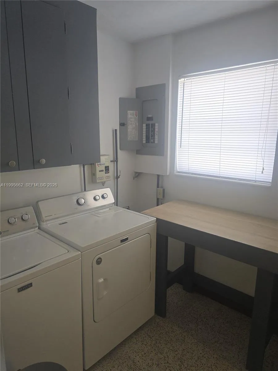 9725 SW 15th St Miami, FL 33174