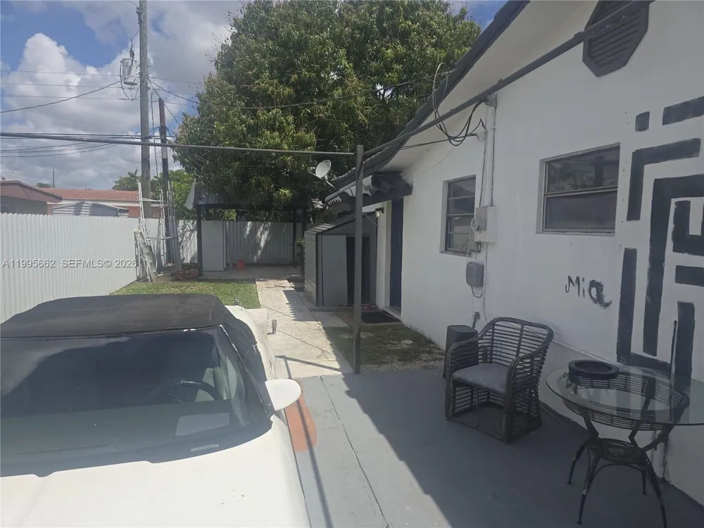 9725 SW 15th St Miami, FL 33174