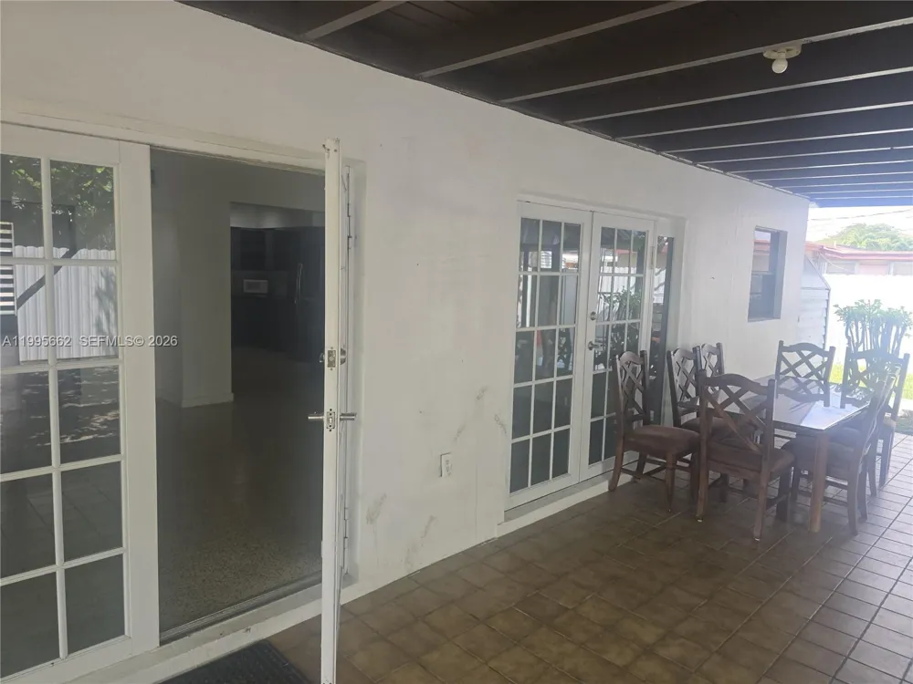 9725 SW 15th St Miami, FL 33174