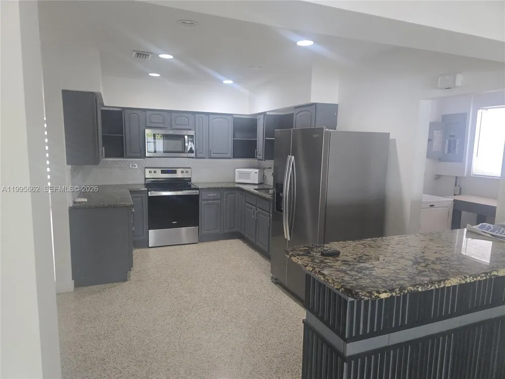 9725 SW 15th St Miami, FL 33174
