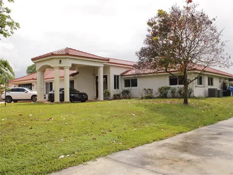 4931 SW 167th Ave