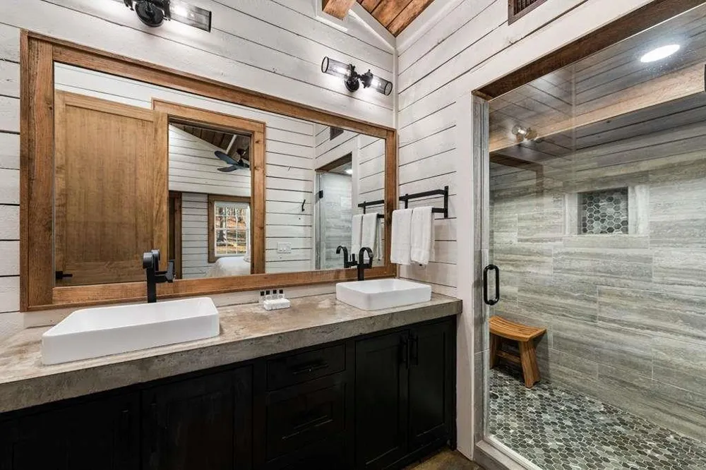 166 Red Oak Lane McCaysville, GA 30555