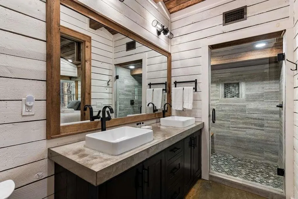 166 Red Oak Lane McCaysville, GA 30555