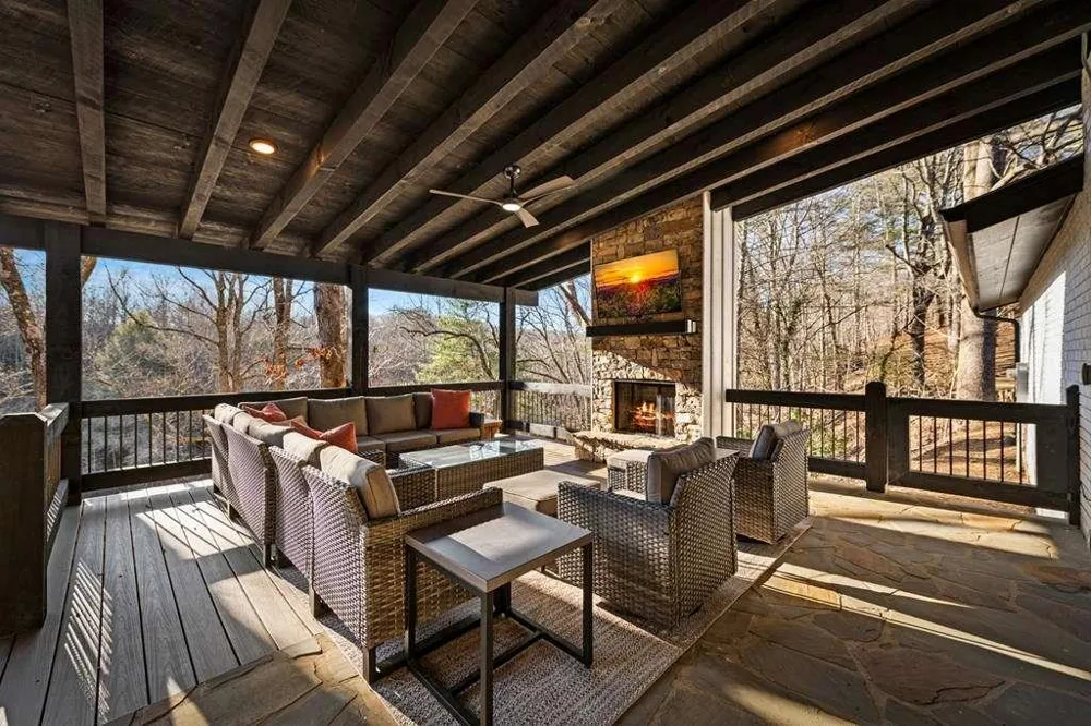 166 Red Oak Lane McCaysville, GA 30555