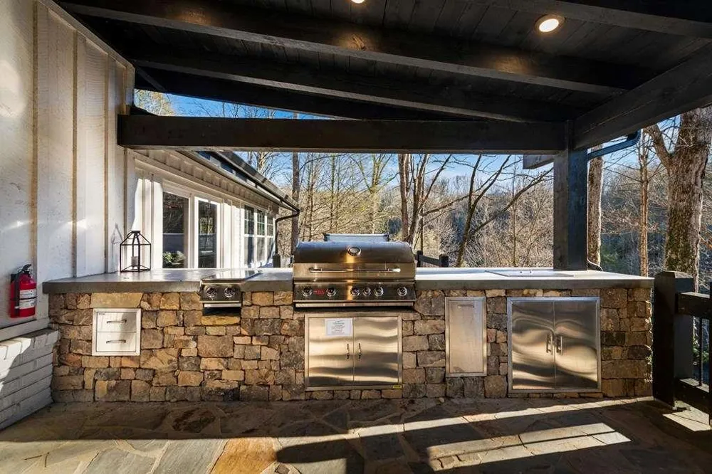 166 Red Oak Lane McCaysville, GA 30555