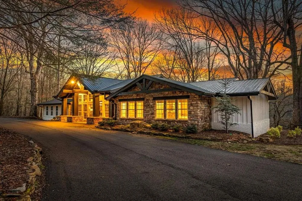 166 Red Oak Lane McCaysville, GA 30555