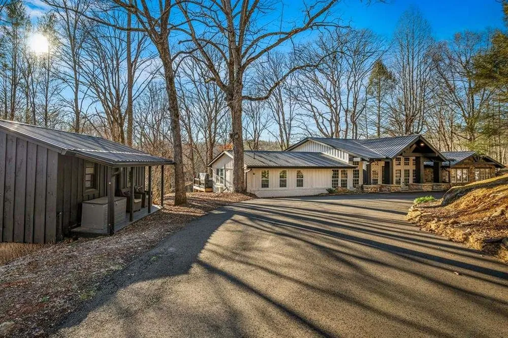 166 Red Oak Lane McCaysville, GA 30555