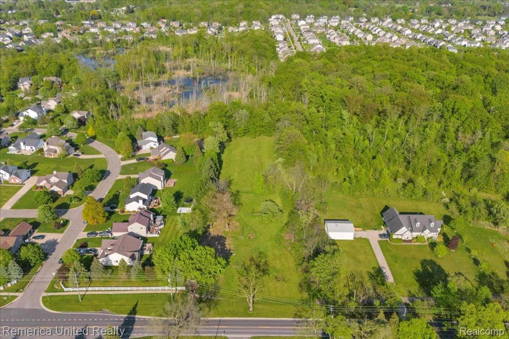 25100 MARTINDALE ROAD Lyon Charter Township, MI 48178