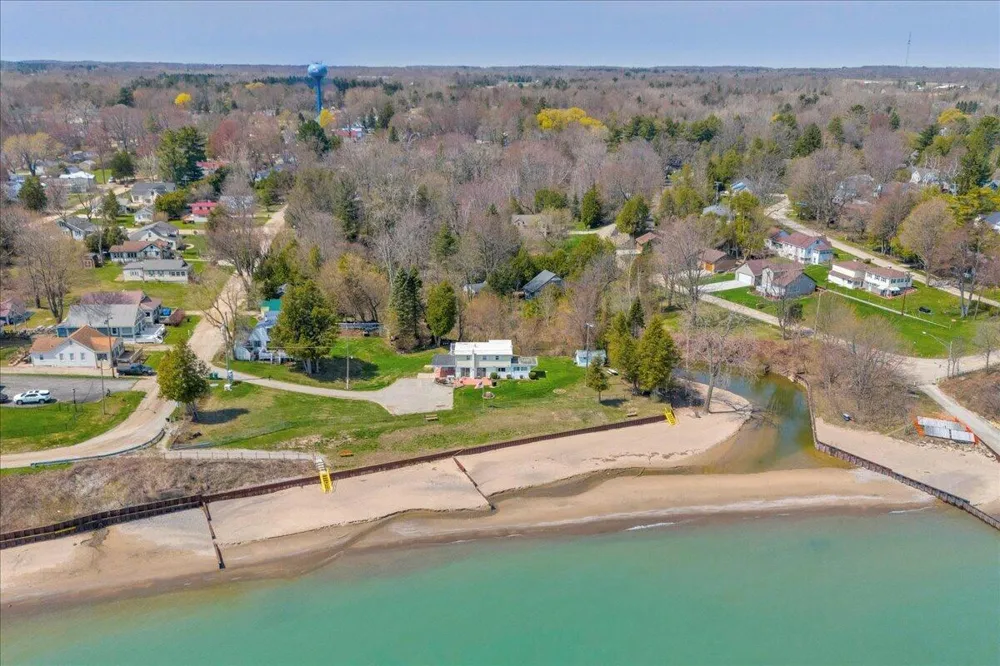 7226 Lakeview Drive Worth Township, MI 48450