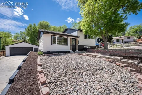 2537 Camelot Court