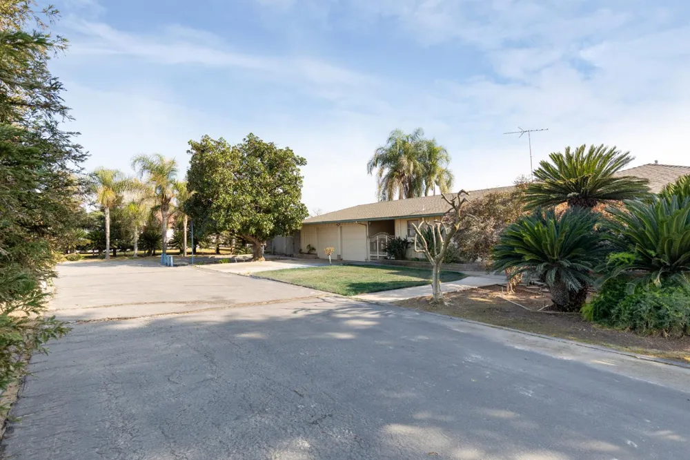 12265 E Dinuba Avenue Selma, CA 93662
