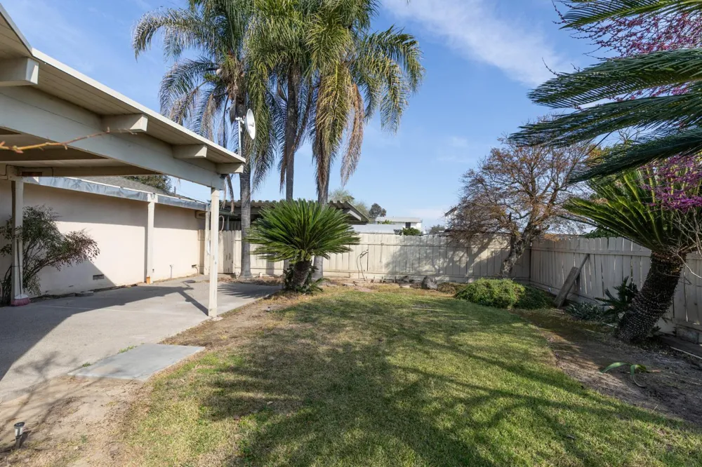 12265 E Dinuba Avenue Selma, CA 93662