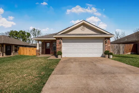 1002 Copperas Bend
