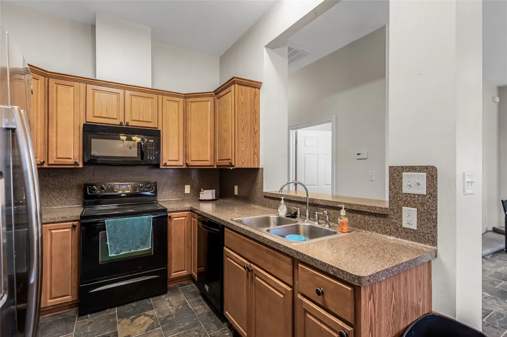 1002 Copperas Bend Caldwell, TX 77836