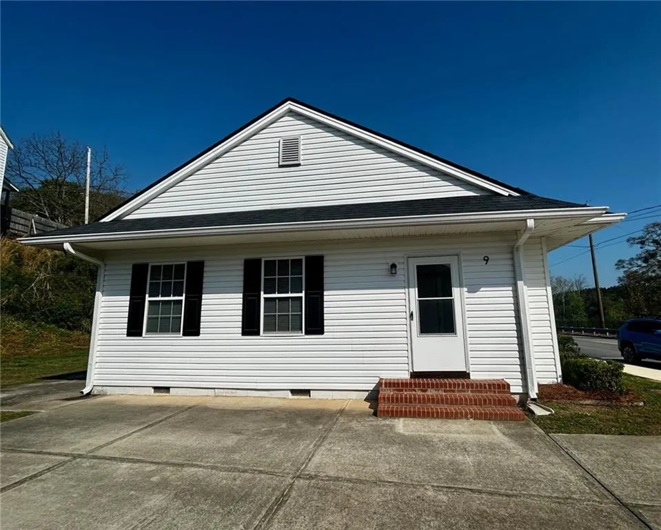 9 VICTORY STREET Gainesville, GA 30501