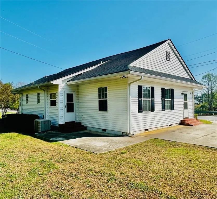 9 VICTORY STREET Gainesville, GA 30501
