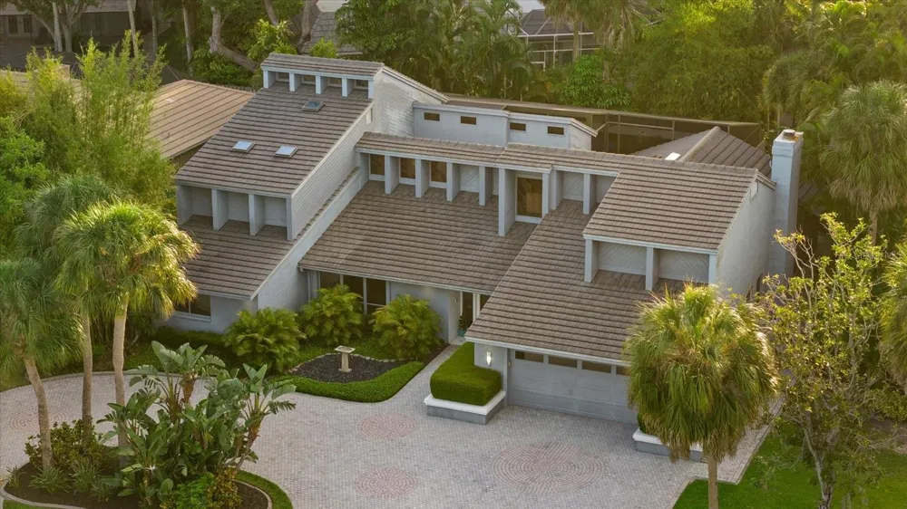 4891 PEREGRINE POINT E Sarasota, FL 34231