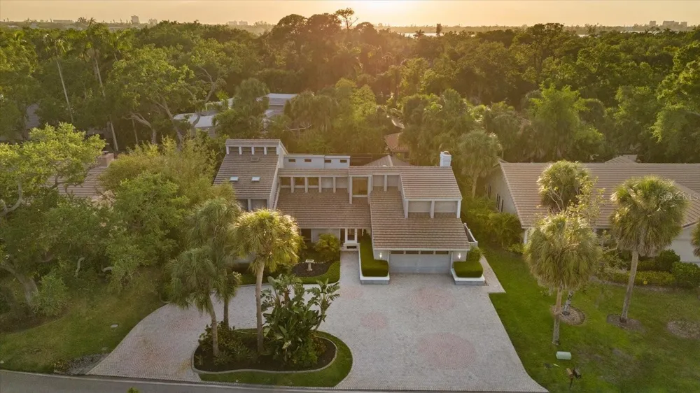 4891 PEREGRINE POINT E Sarasota, FL 34231