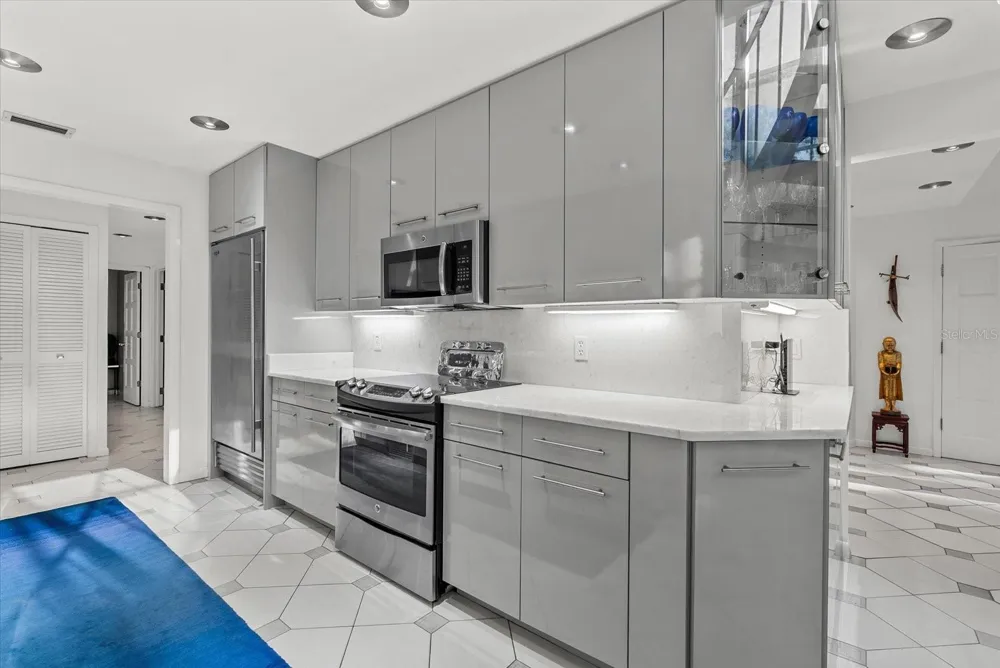 4891 PEREGRINE POINT E Sarasota, FL 34231