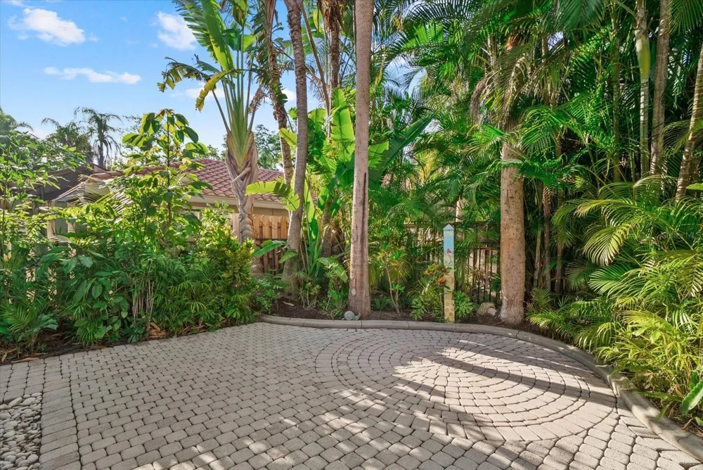 4891 PEREGRINE POINT E Sarasota, FL 34231