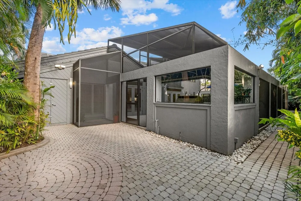 4891 PEREGRINE POINT E Sarasota, FL 34231