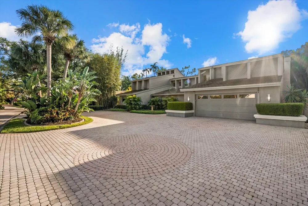 4891 PEREGRINE POINT E Sarasota, FL 34231