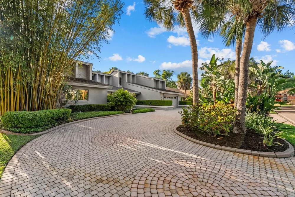 4891 PEREGRINE POINT E Sarasota, FL 34231