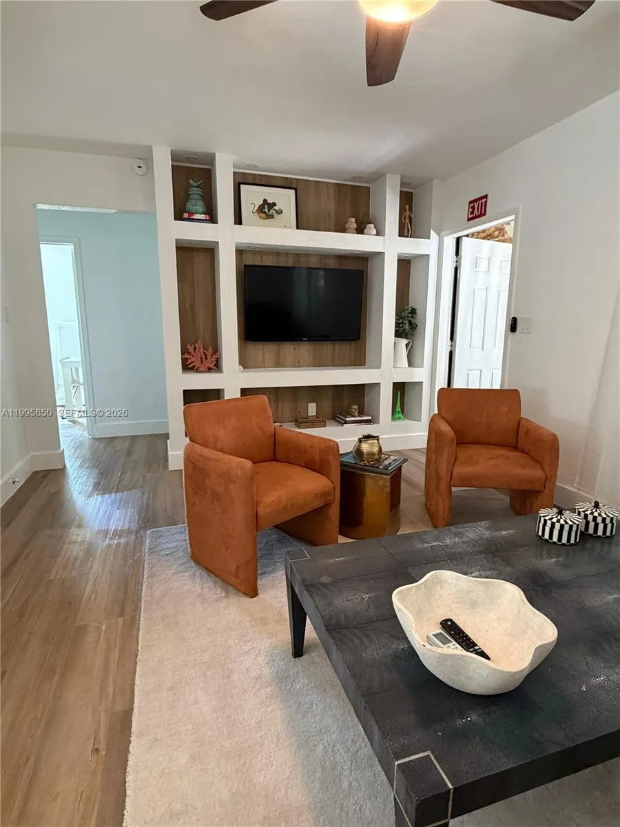 11201 NE 10th Ave #11201 Biscayne Park, FL 33161