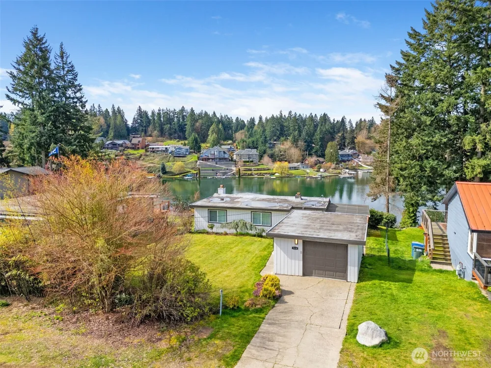 3118 Deer Island Drive E Lake Tapps, WA 98391