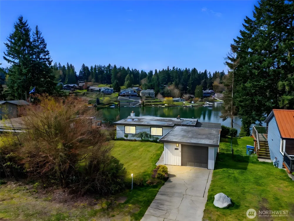 3118 Deer Island Drive E Lake Tapps, WA 98391