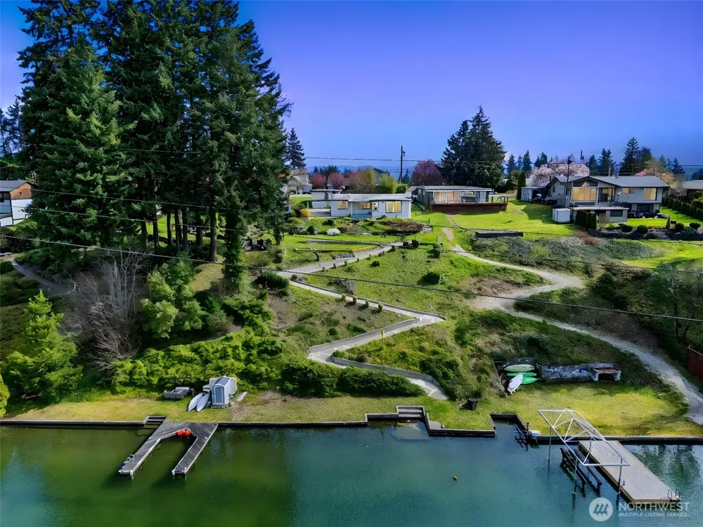3118 Deer Island Drive E Lake Tapps, WA 98391