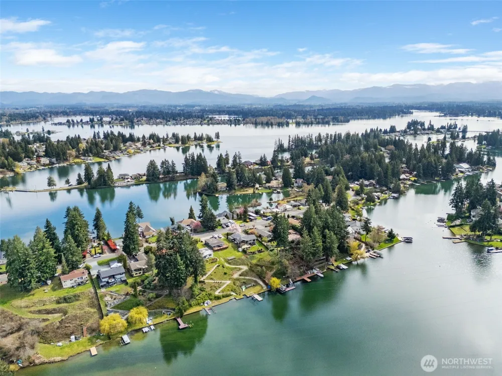3118 Deer Island Drive E Lake Tapps, WA 98391