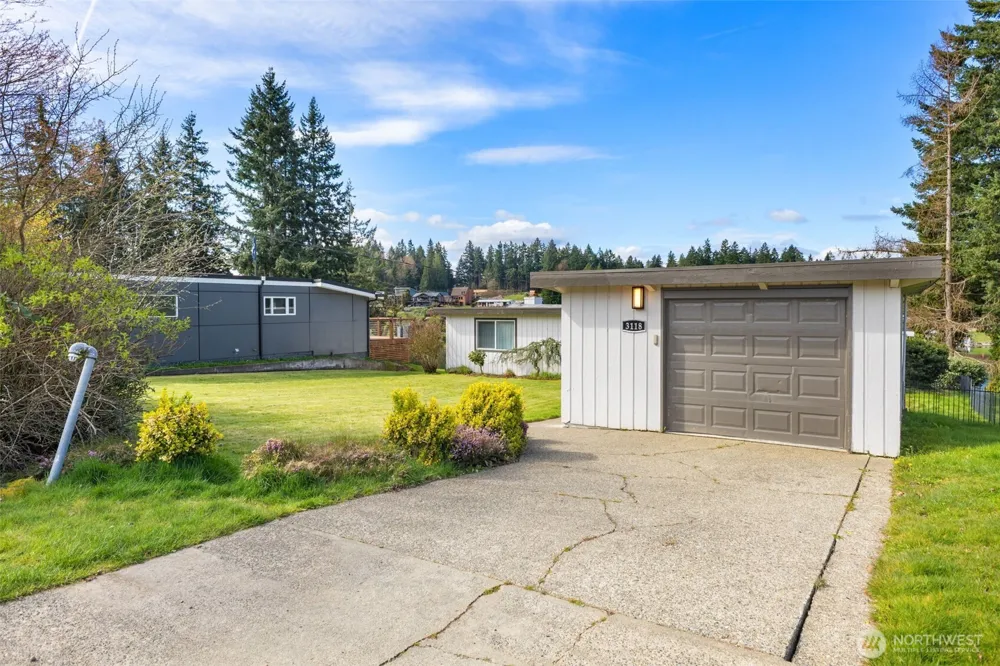 3118 Deer Island Drive E Lake Tapps, WA 98391