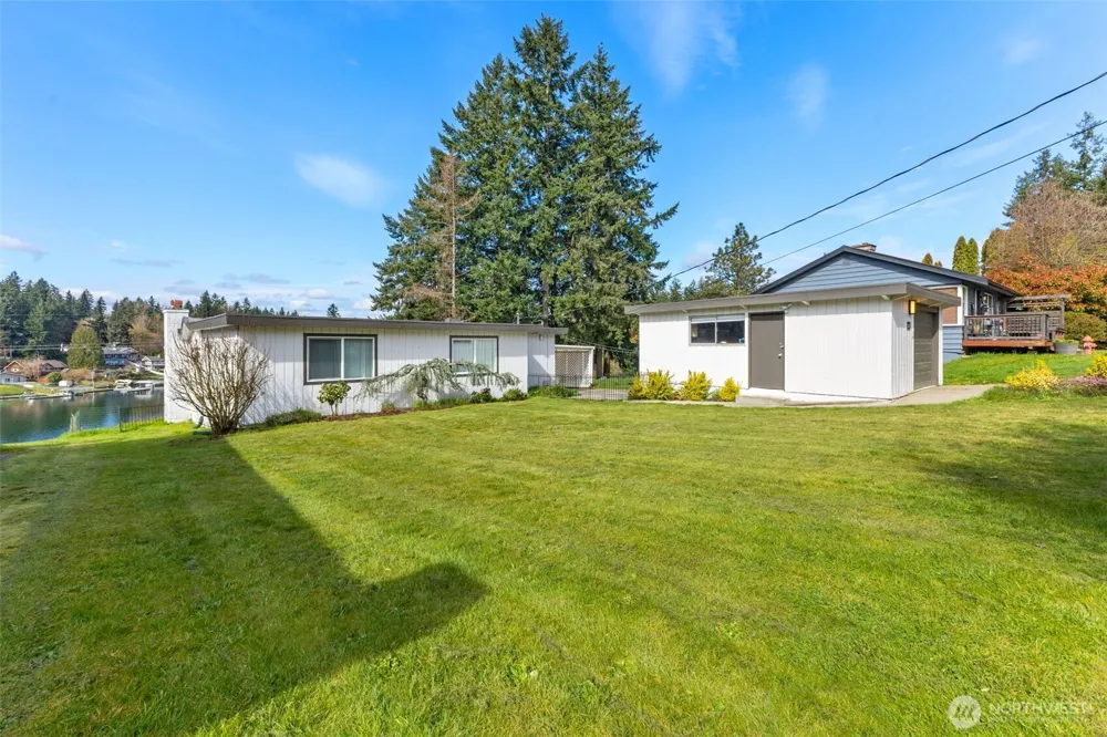 3118 Deer Island Drive E Lake Tapps, WA 98391
