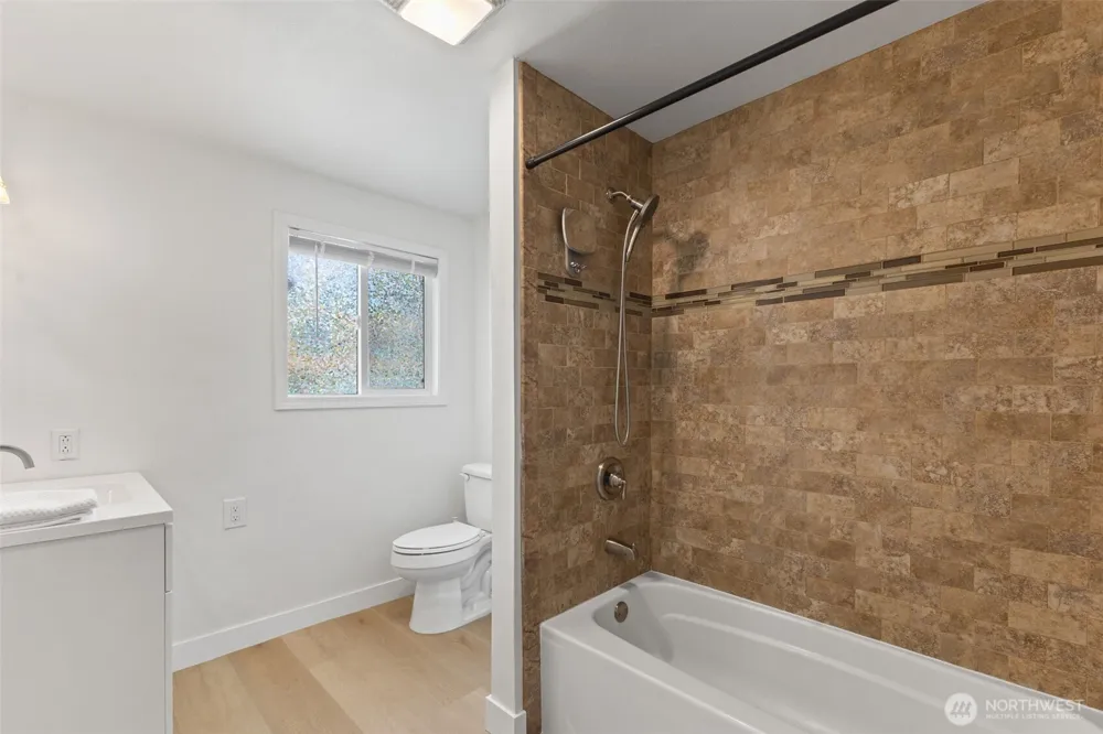 3118 Deer Island Drive E Lake Tapps, WA 98391