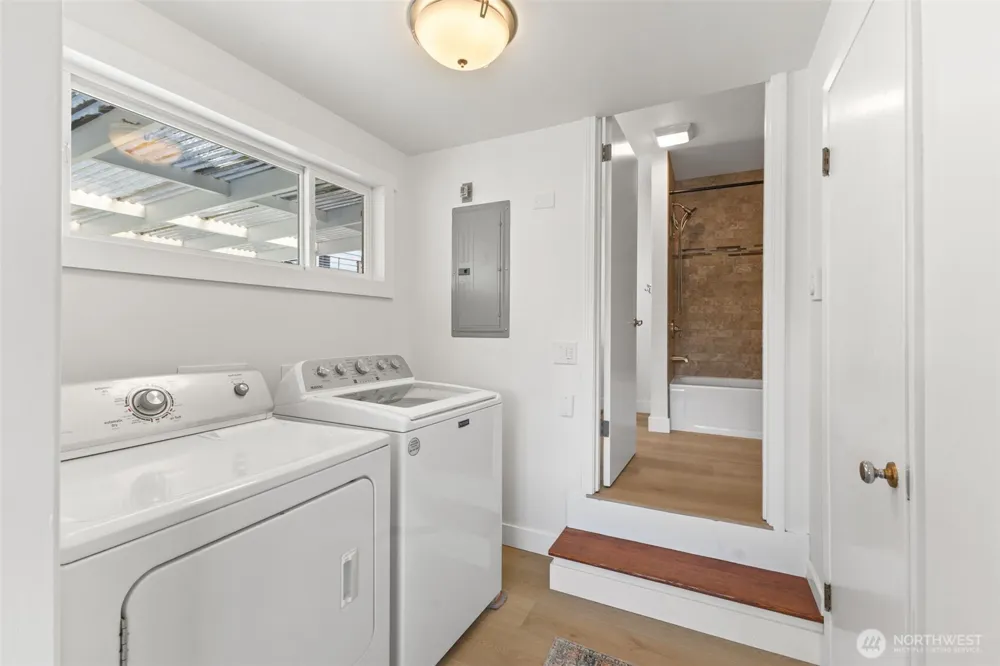 3118 Deer Island Drive E Lake Tapps, WA 98391