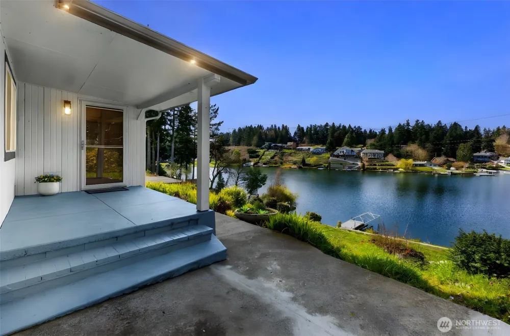 3118 Deer Island Drive E Lake Tapps, WA 98391