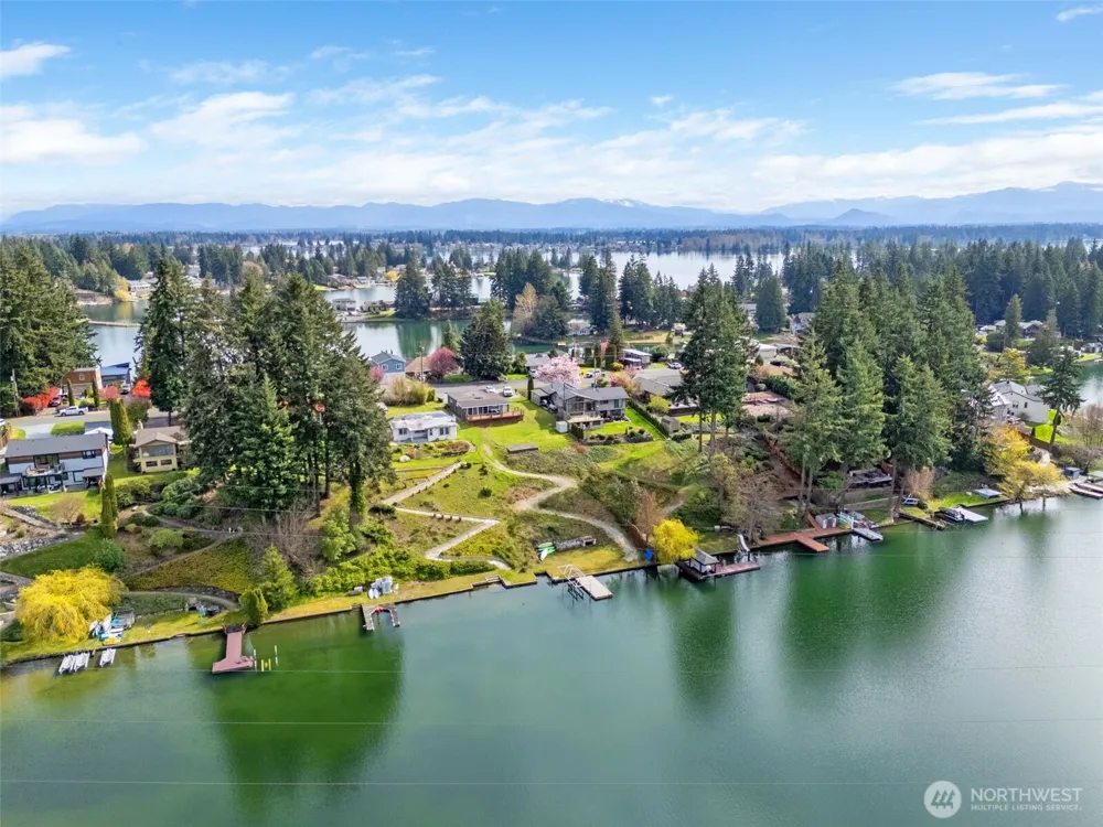 3118 Deer Island Drive E Lake Tapps, WA 98391