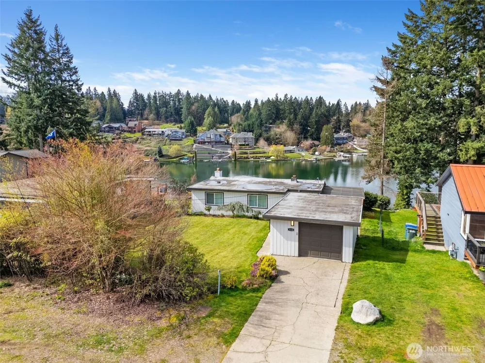 3118 Deer Island Drive E Lake Tapps, WA 98391