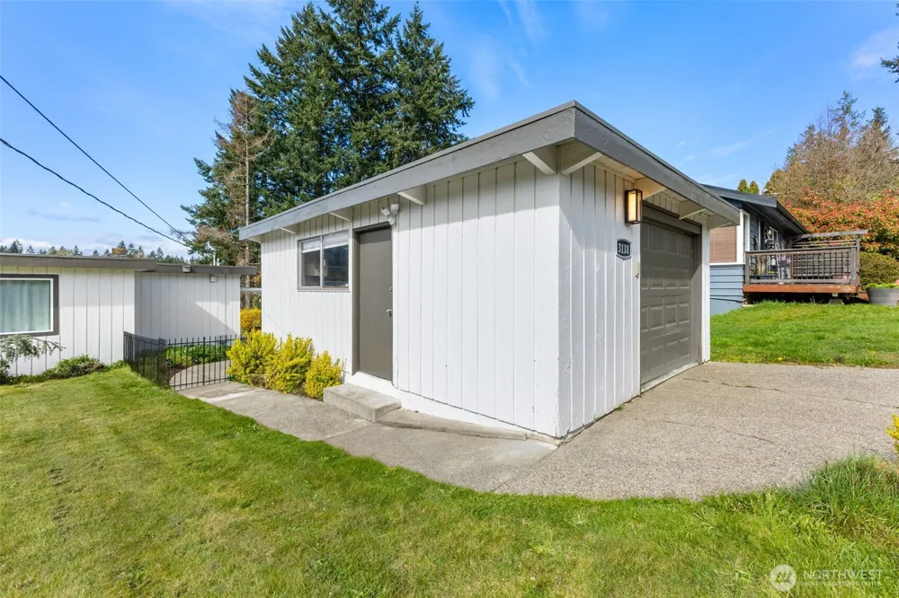 3118 Deer Island Drive E Lake Tapps, WA 98391