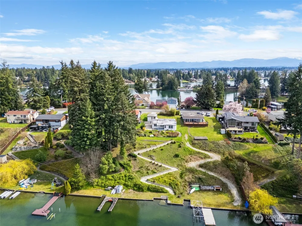 3118 Deer Island Drive E Lake Tapps, WA 98391