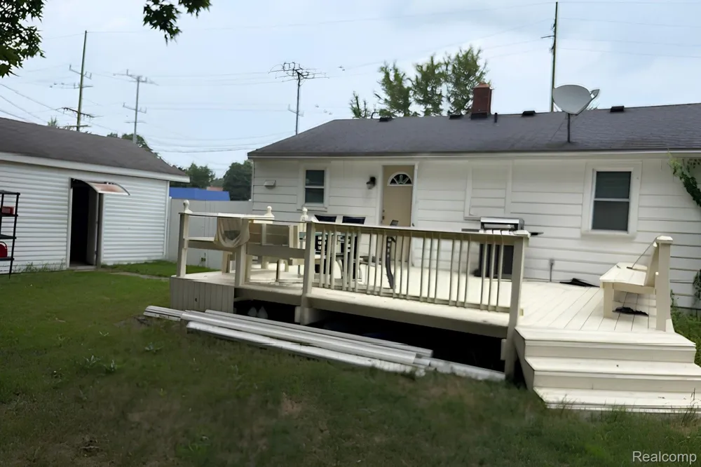 7189 Lakeshore Road Burtchville Township, MI 48059