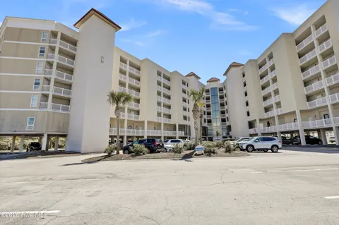 2000 New River Inlet Road #3213