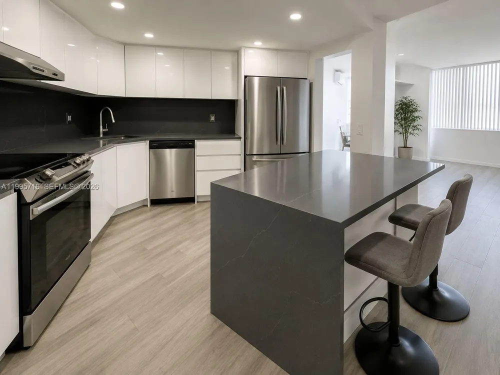 2750 NE 183rd St #2407 Aventura, FL 33160