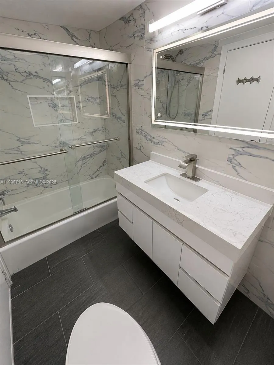 2750 NE 183rd St #2407 Aventura, FL 33160