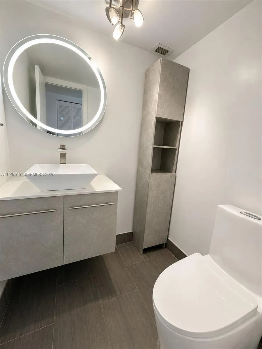 2750 NE 183rd St #2407 Aventura, FL 33160